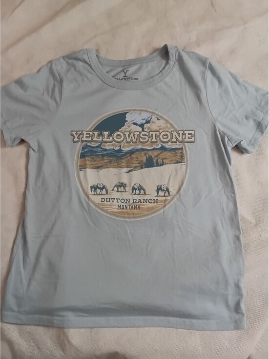 Yellowstone Tops - Yellowstone Dutton Ranch Montana T-Shirt Medium Womens